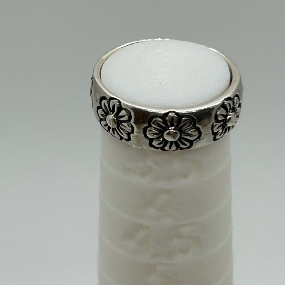 Sterling Silver Daisy Ring Flower Floral 925 Pinky or Child Ring Size 3 - Picture 9 of 14